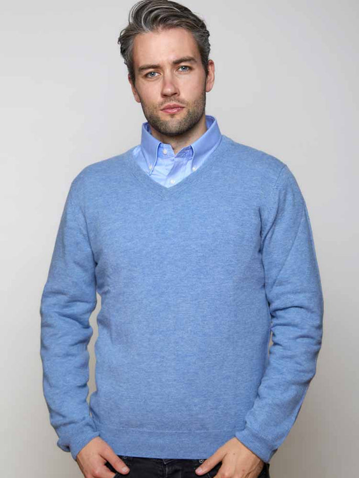 lambswool_sweater_v_neck_mens_db46b28e-c7e1-4088-8a0c-af04aa3e9ebc.jpg