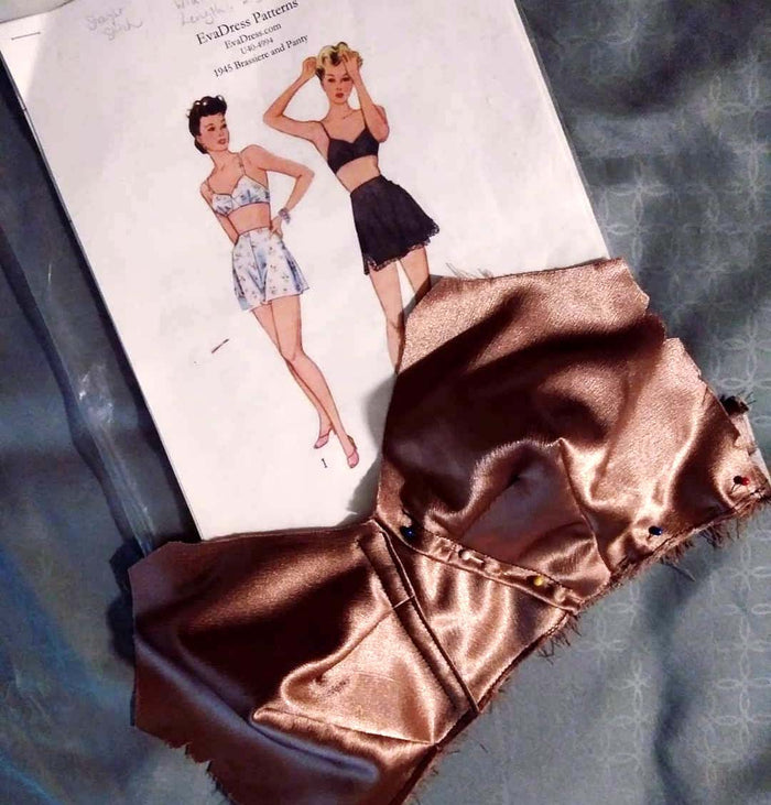 1944 Brassiere and Panties, U40-4994