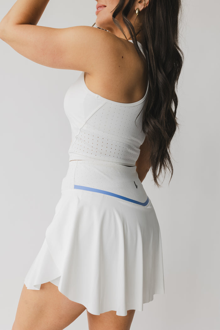 White (Blue Stripe) / 4