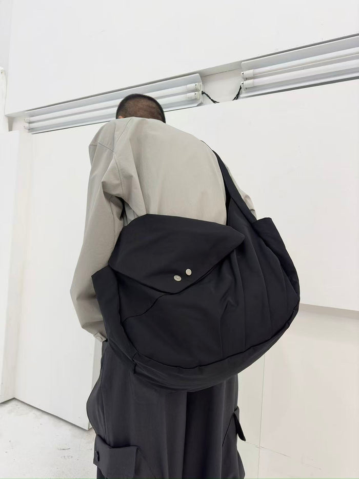 ARCcc-waterproof-17-inch-laptop-crossbody-bag-black4