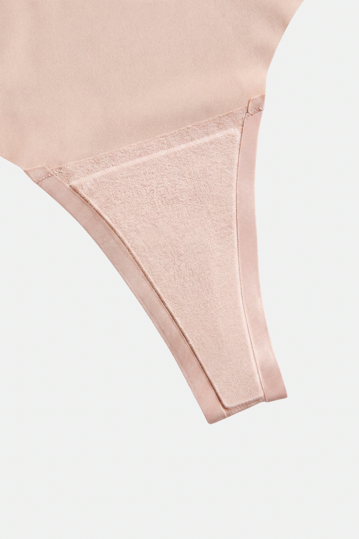 Camel-No Thong