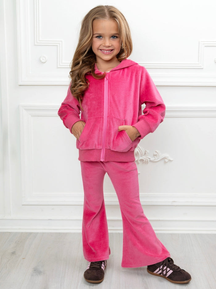Pink girls travel outfit with comfortable velour fabric