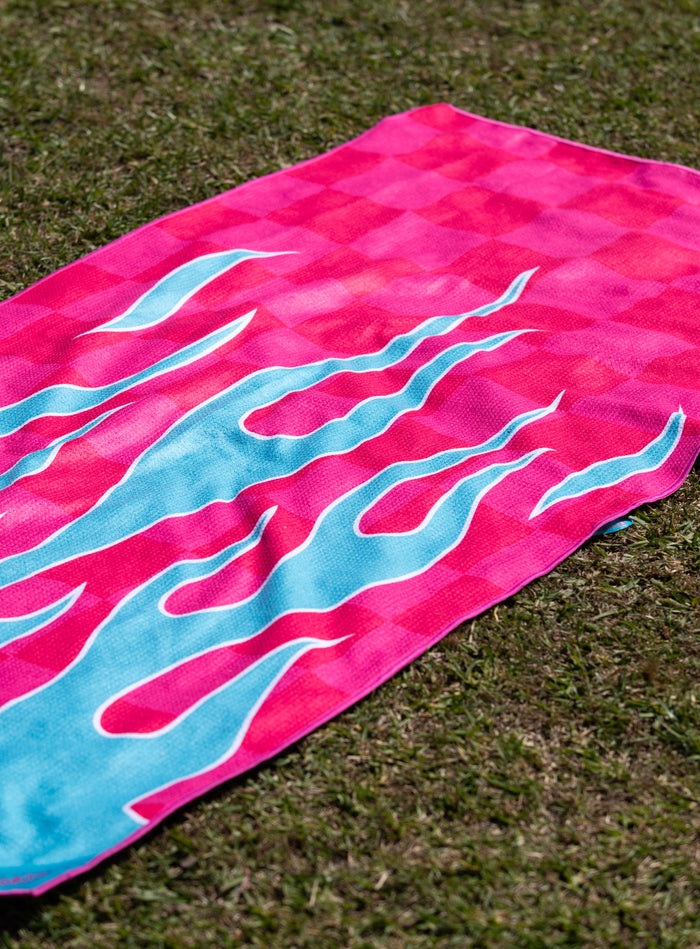 DT26 | Checkered Flame Beach Towel