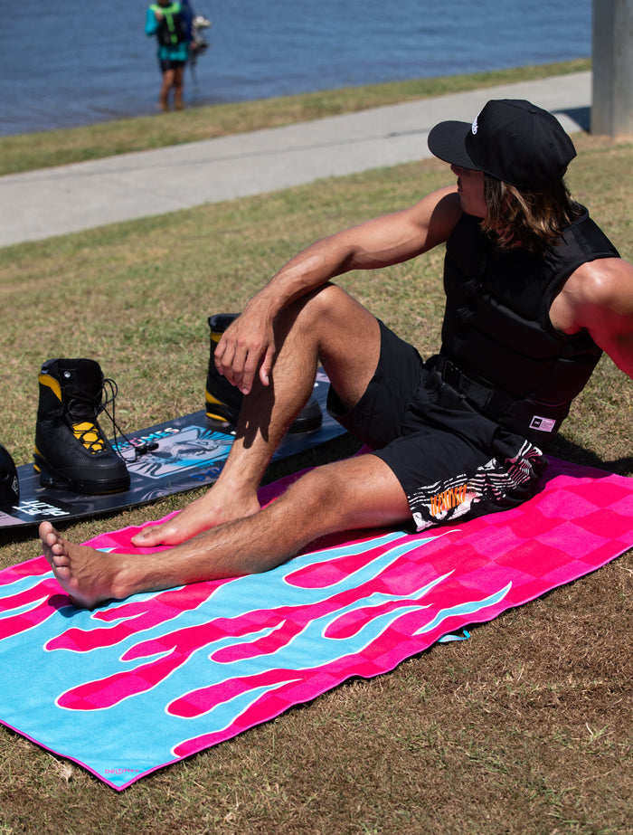 DT26 | Checkered Flame Beach Towel