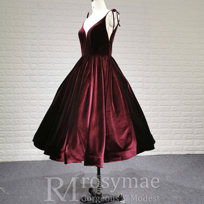 Elegant Burgundy Spaghetti Straps Velvet Prom Dress with V-neck - Rosymae