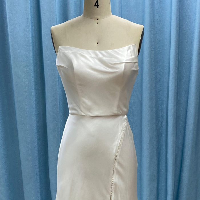 Elegant Curve Neck Strapless Satin Wedding Dress with Leg Slit for Bride - Rosymae