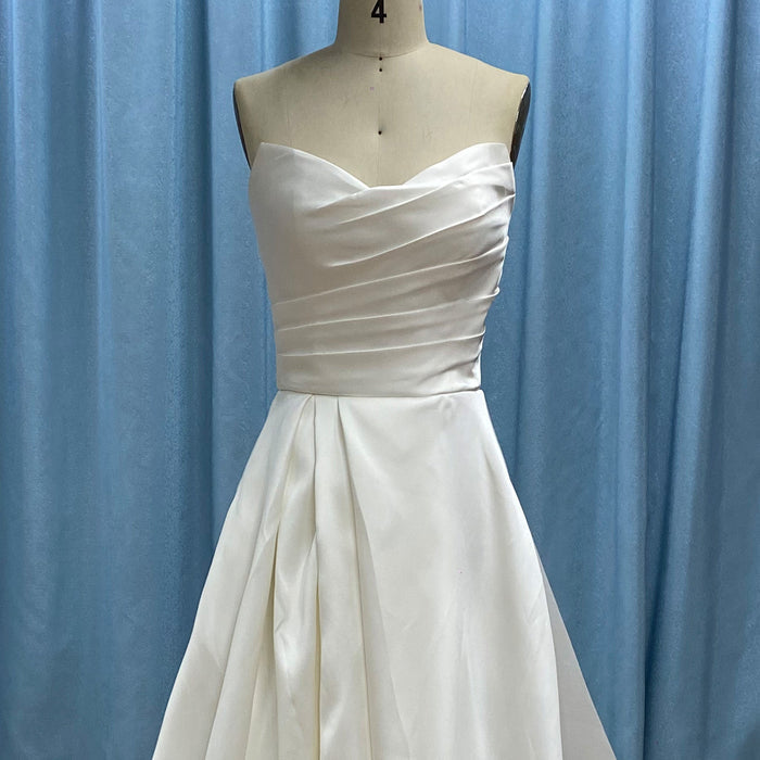 Elegant Satin Ruched Strapless Wedding Dress with Vneck for Bride - Rosymae