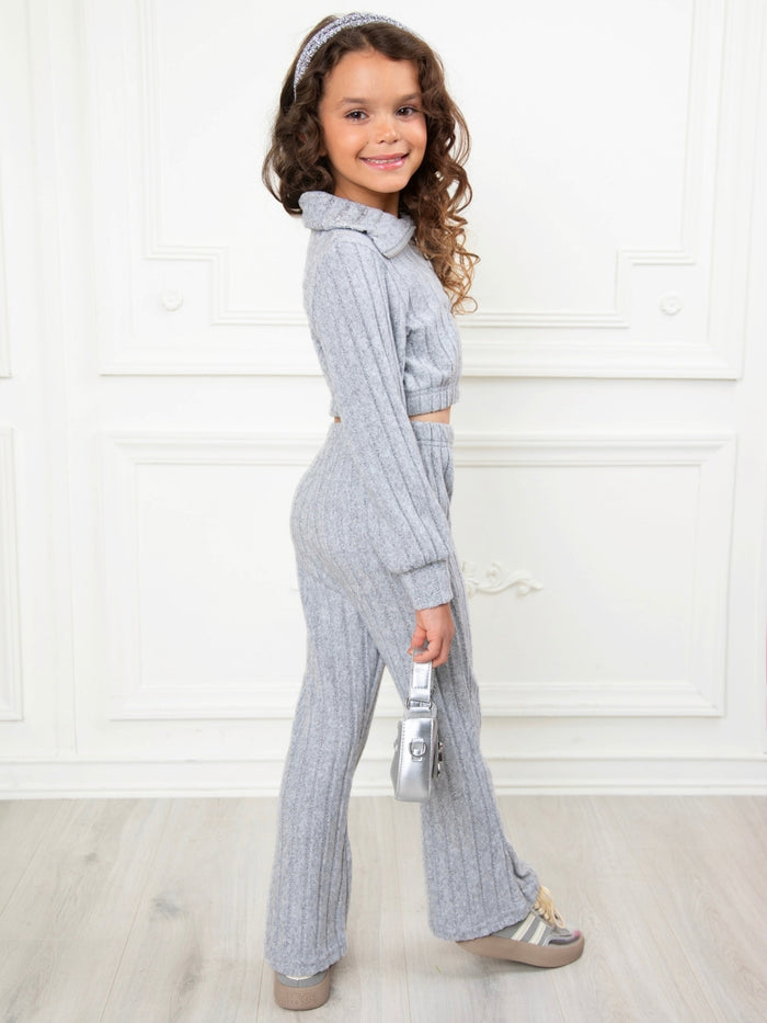 Girls casual lounge set featuring ribbed texture and quarter zip