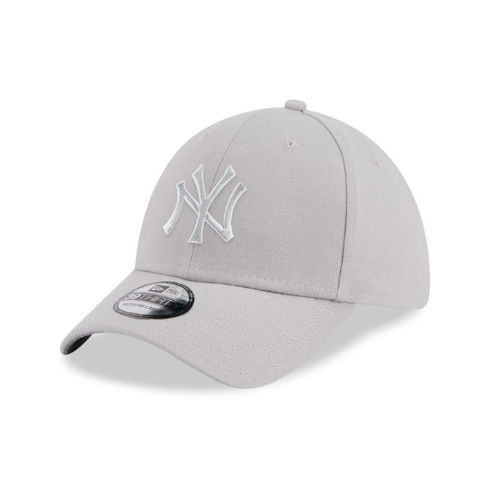 NEW ERA Grey Metallic New York Yankees 39THIRTY Stretch Fit Cap