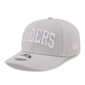 NEW ERA Las Vegas Raiders NFL Script Grey 9SEVENTY Stretch Snap Adjustable Cap