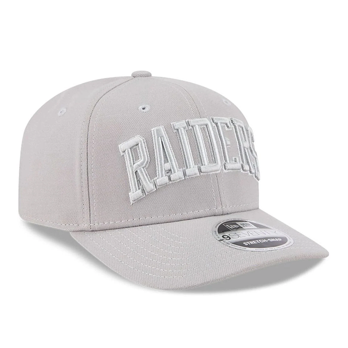 NEW ERA Las Vegas Raiders NFL Script Grey 9SEVENTY Stretch Snap Adjustable Cap