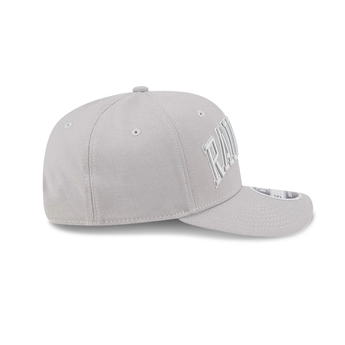 NEW ERA Las Vegas Raiders NFL Script Grey 9SEVENTY Stretch Snap Adjustable Cap