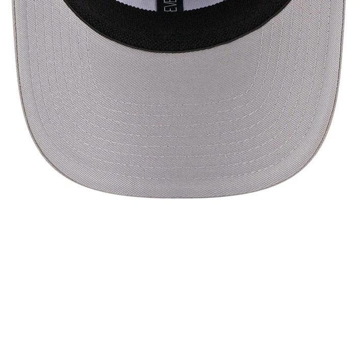 NEW ERA Las Vegas Raiders NFL Script Grey 9SEVENTY Stretch Snap Adjustable Cap