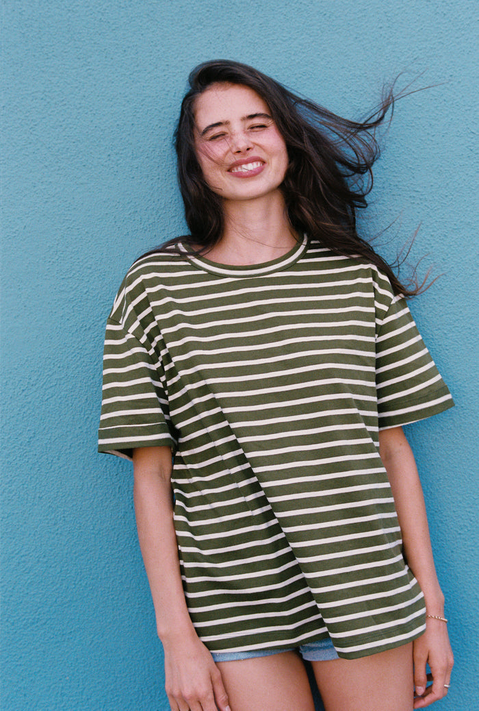 OVERSIZED BOIFRIEND T-SHIRT IN OLIVE STRIPE