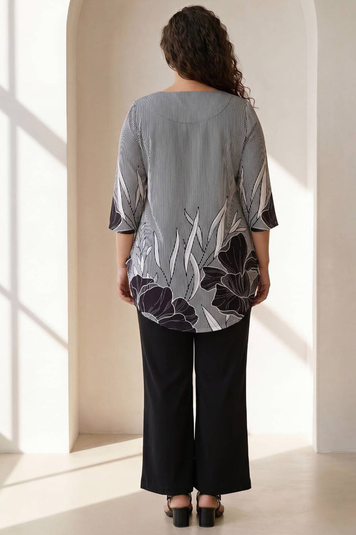 Plus Size Black White Monochromatic Floral Print Centre Pleat Top