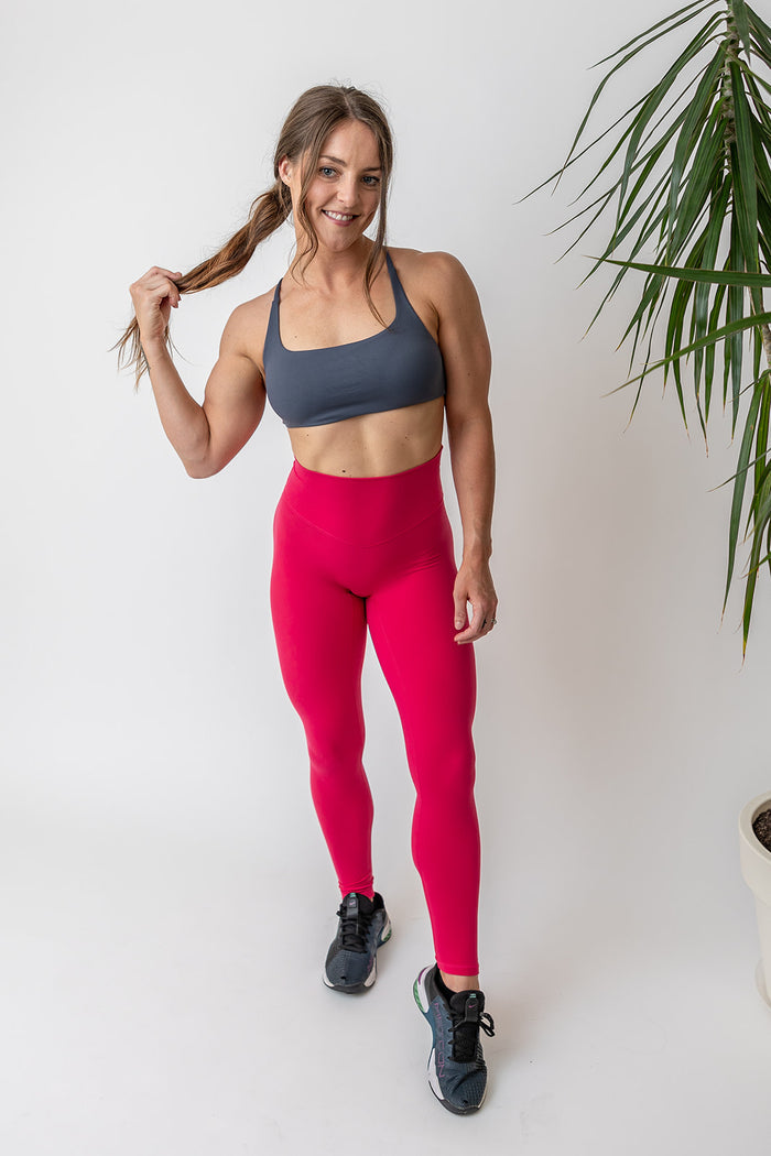 buttery soft tights with seamless front rise in pinkish/red colour with soft v shape front rise