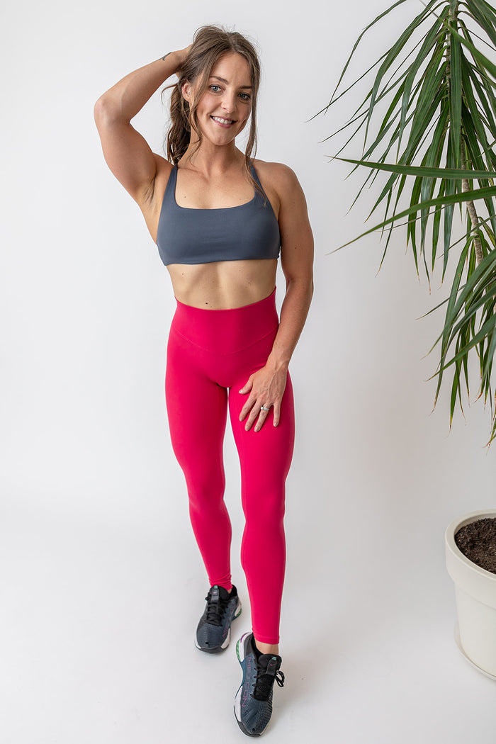 buttery soft tights with seamless front rise in pinkish/red colour with soft v shape front rise