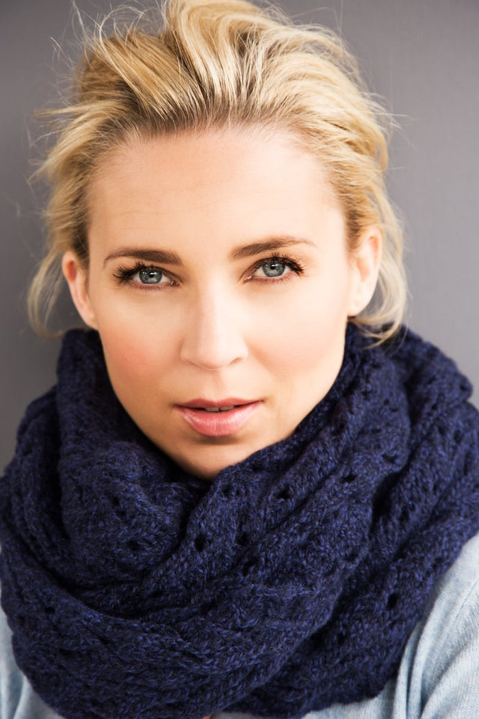 merino_wool_snood_0869f411-9c87-4084-a087-849e4e5348ac.jpg