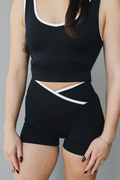 Black / 4