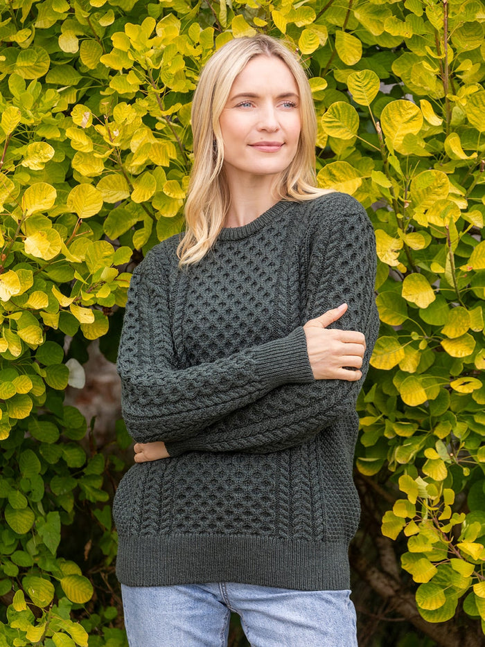 army_green_aran_sweater_lady_1_0507b6fe-6622-4ffa-bb01-cde8db70a13b.jpg