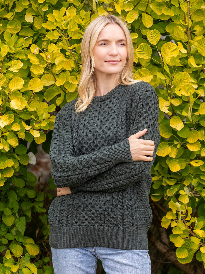 army_green_aran_sweater_lady_3_9eb05d68-3b9d-4bf4-9c74-f2b46eab6da1.jpg