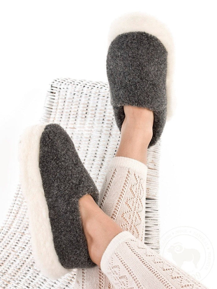 merino_wool_slippers_5ad20d9a-4fd0-415a-82b3-634be886c0a3.jpg
