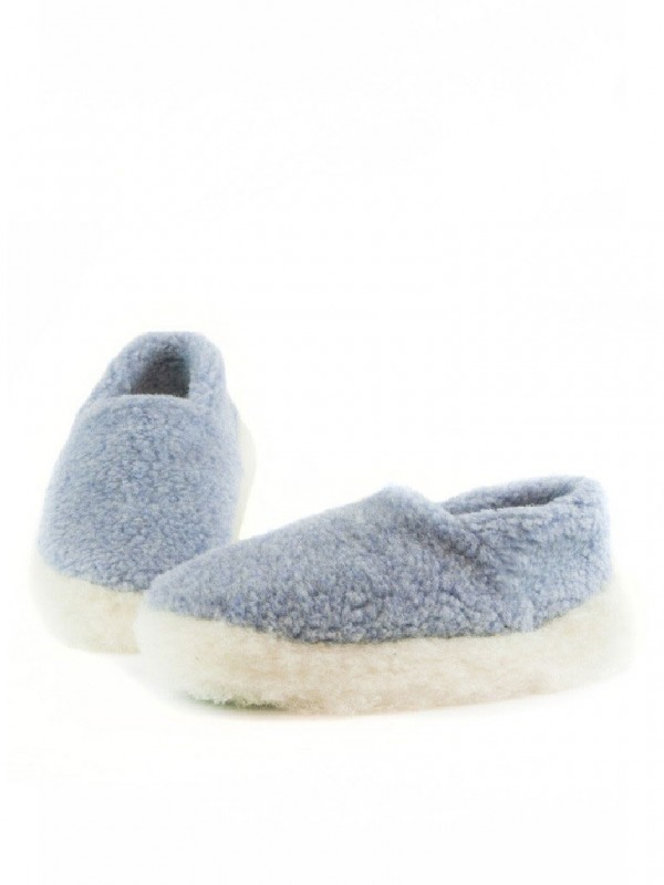 light_blue_slippers_3_850579b5-c910-4539-83d4-9ff7cdfd29ba.png