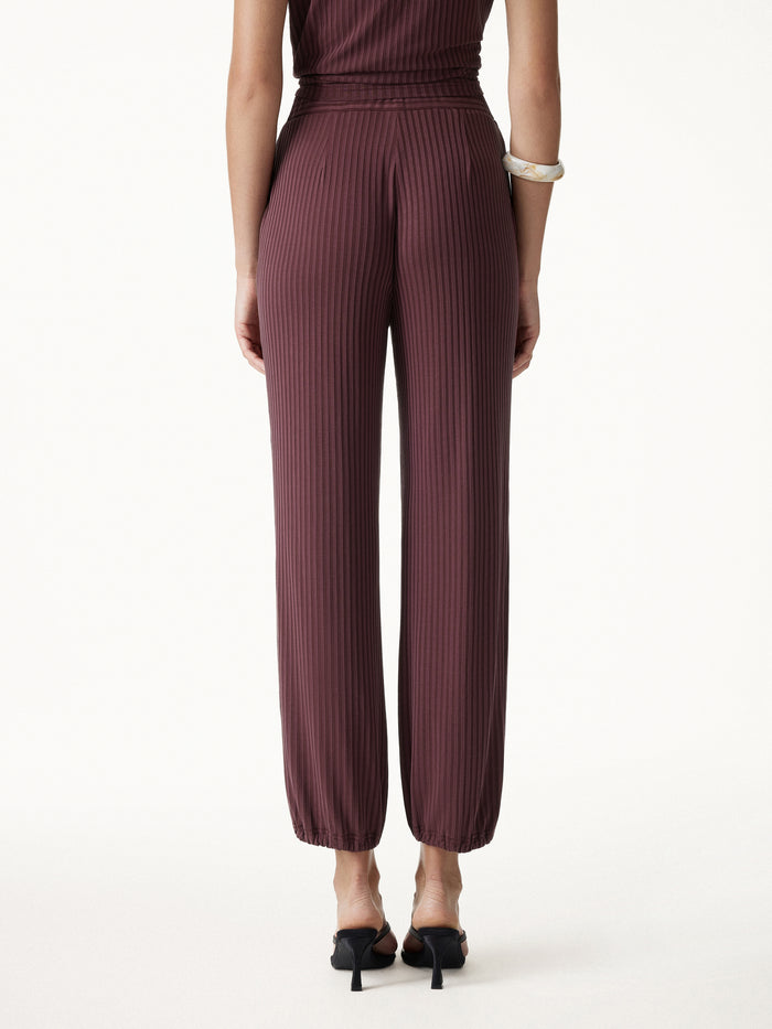OGLmove 2Pcs Set Wrinkle-Free Cap Sleeve Top & Mid-Rise Cropped Pants